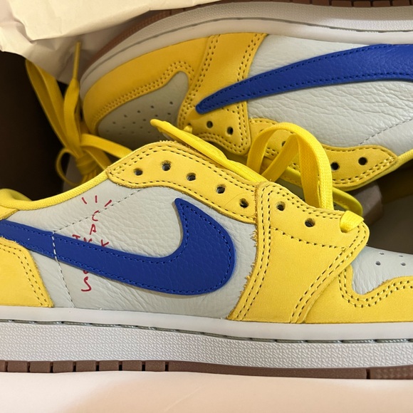 Travis Scott Canary - Picture 2 of 2